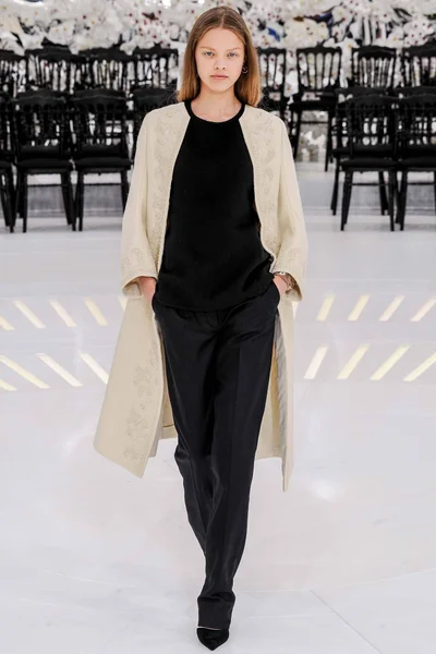 Look 37